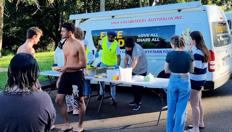 Australia Sikh volunteers drove 34 hours to provide meals to flood affected families gcw