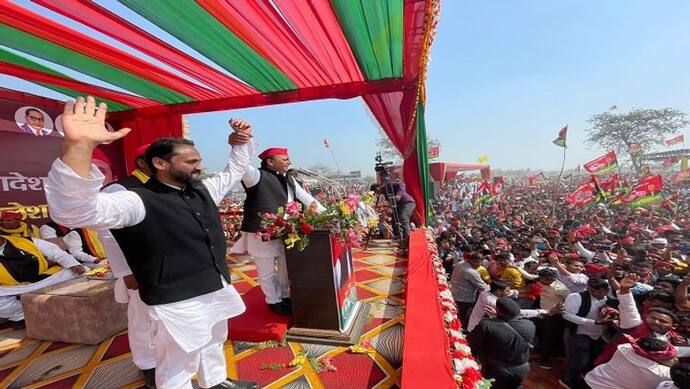 यूपी चुनाव: सपा में शामिल हुए BJP सांसद रीता बहुगुणा जोशी के बेटे मयंक जोशी, अखिलेश यादव ने किया स्वागत