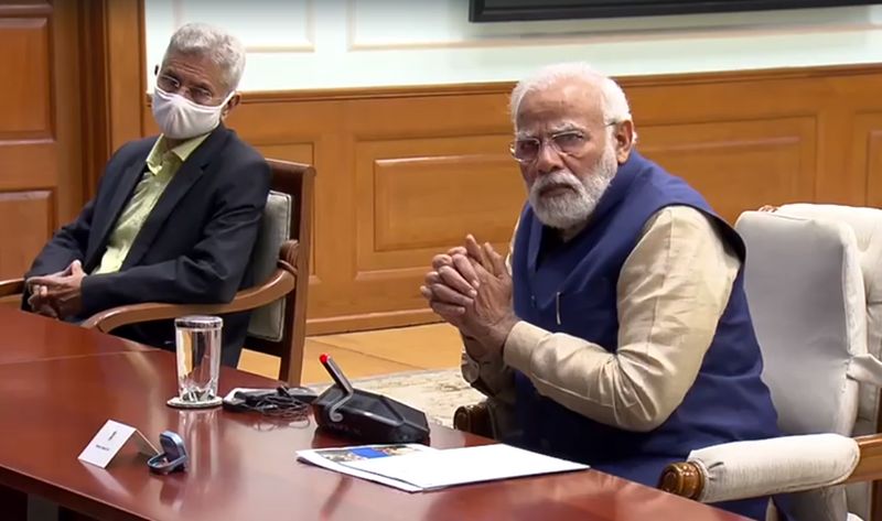 PM modi holds high level meeting on Ukraine issues and indians evacuation operation ganga mission ckm