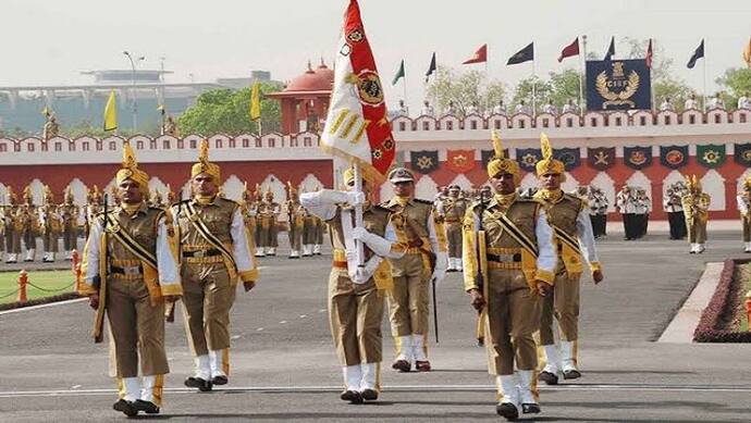 CISF स्थापना दिवस समारोह में पहुंचे अमित शाह, कहा- वंदे मातरम से लेकर ऑपरेशन गंगा तक जवानों का दिख रहा उत्साह