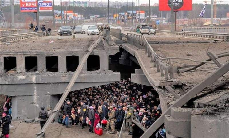 vinista airport in ukraine had been destroyed by russia