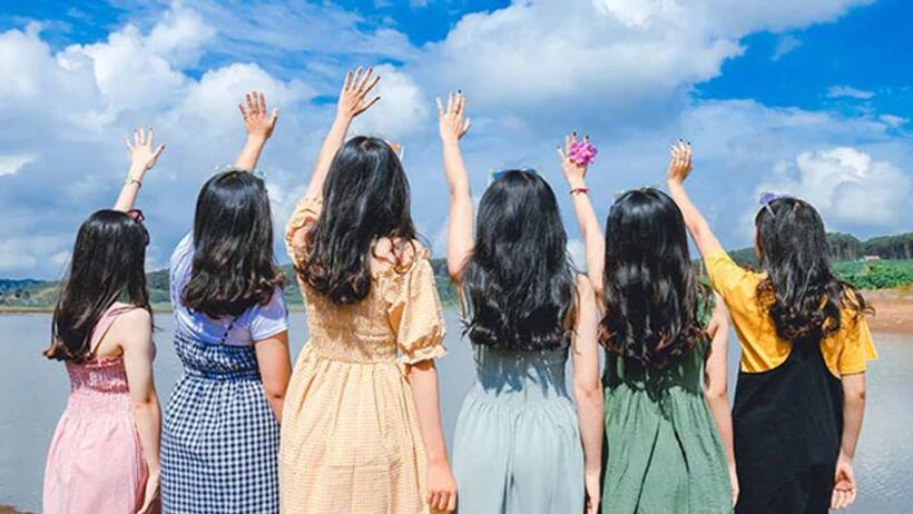 Women's Day 2022: वुमेंस डे को बनाना है और भी स्पेशल तो इस तरह अपनी गर्ल गैंग के साथ प्लान करें डेट