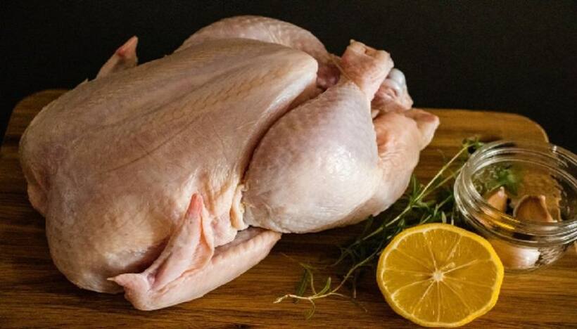 Chicken Price Hike: చికెన్ ప్రియుల‌కు బ్యాడ్ న్యూస్‌.. కిలో మాంసం ఎంతంటే..?