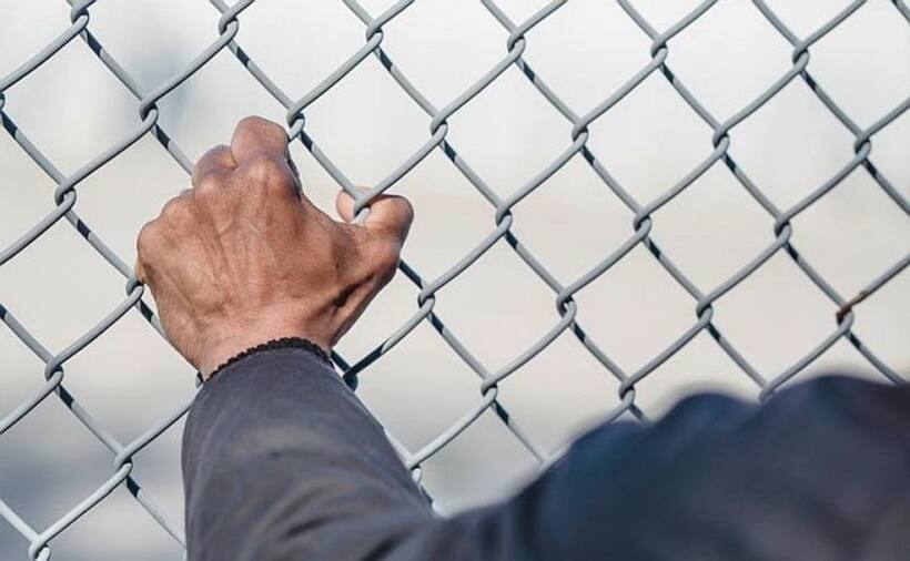 Palestinian claims he smuggled sperms from jail in bags of chips, became father of 4