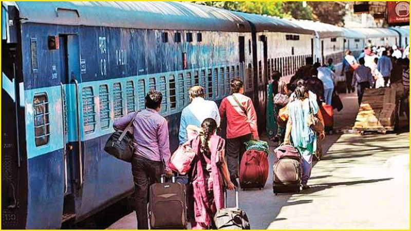 Sleeper tickets can travel in the AC compartment! Do you know about this rule of IRCTC?-sak