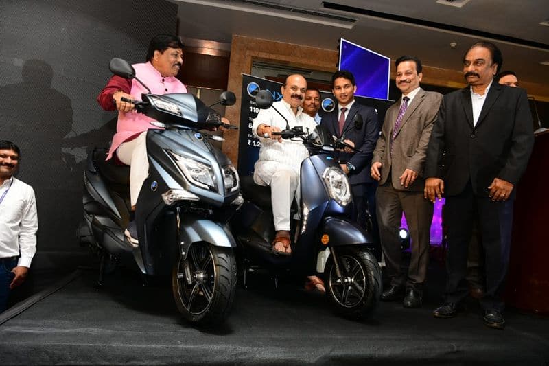 Bengaluru Poise unveiled NX 120 Grace e scooters with portable batteries hls