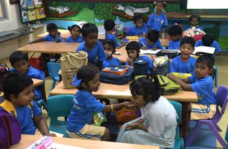 parents scared with exorbitant school fees in hyderabad, lkg school fee around rs 4 lakhs kms