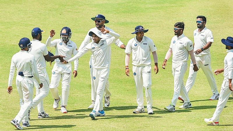 Ranji Trophy Quarter final Uttar Pradesh all out at 155 Karnataka take 98 runs FIL kvn