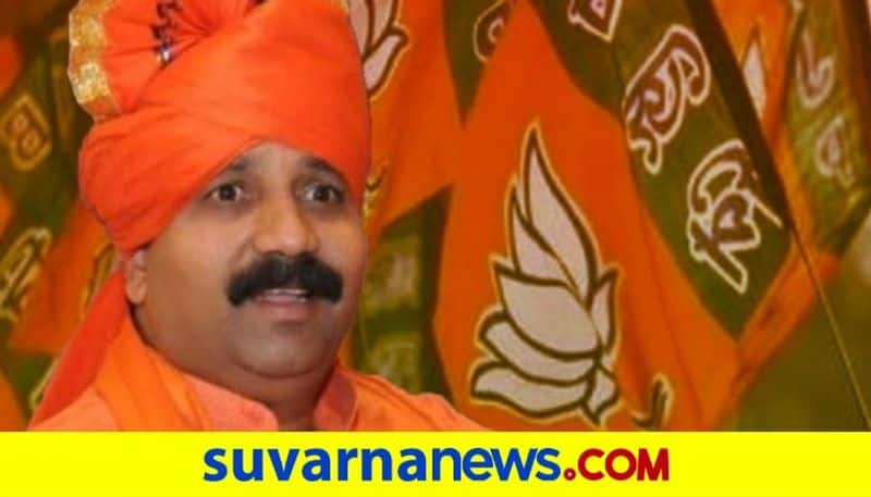 Video Of Udupi MLA Raghupati Bhat Falling Down Goes Viral pod