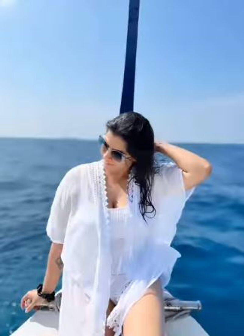 varalakshmi sarathkumar acting sabari movie latest update