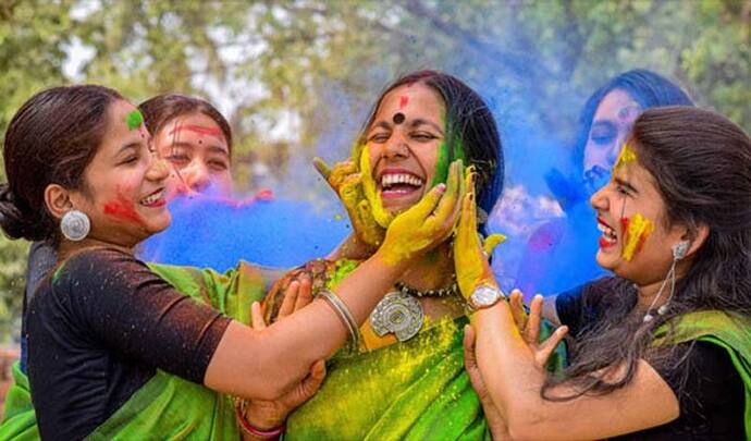 Holi 2022: शिवजी-कामदेव और श्रीकृष्ण-पूतना से भी जुड़ी है होली की परंपरा, जानिए कथाएं व रोचक बातें