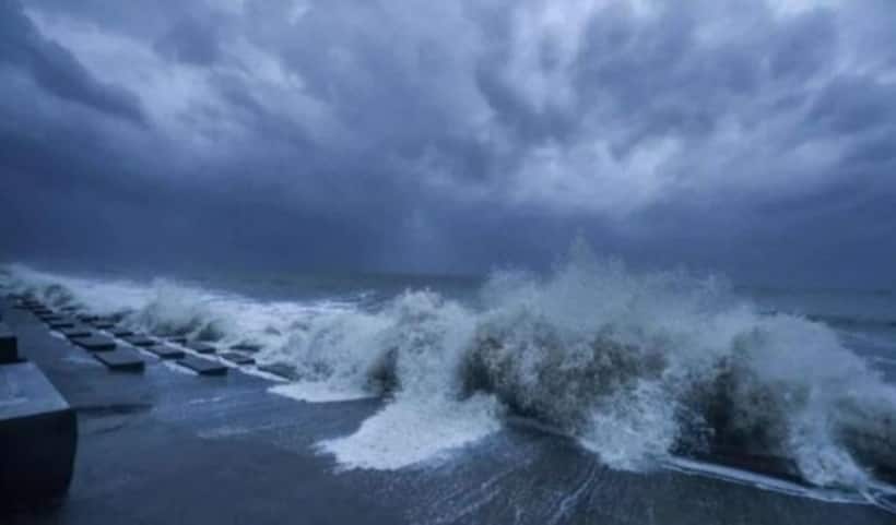 Weather Forecast : ఆంధ్రా ఒడిశా తీరానికి తుఫాను ముప్పు.. సముద్రంలోకి వెళ్లొద్ద‌ని వాతావ‌ర‌ణ శాఖ హెచ్చ‌రిక‌