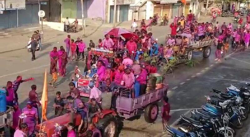 People Enjoy Colorful Holi Festival in Bagalkot grg