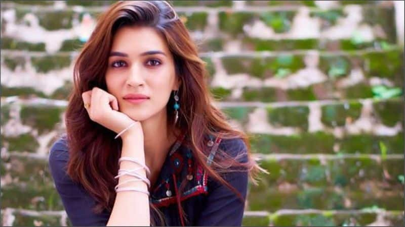 This Face Pack is the Secret of Kriti sanon Flawless Beauty