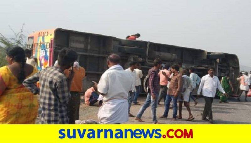 8 Killed in Road Accident at Pavagada in Tumakuru grg