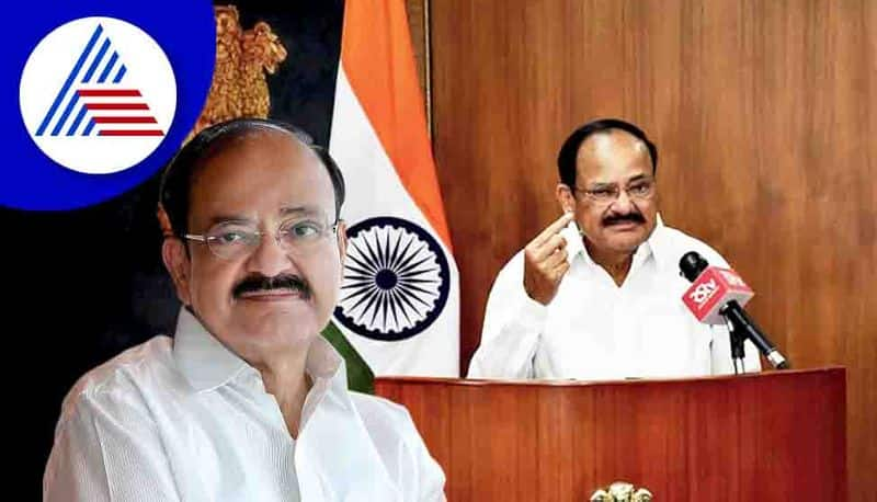 Journalists should have the freedom to criticize political leaders.. : Venkaiah Naidu RMA