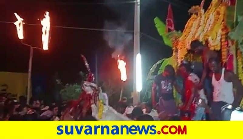 Temple priest Biting Sheep  And sucked blood at Chamarajanagar rbj