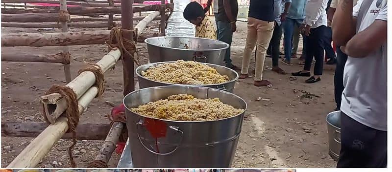 veg And non Veg  meals for james movie audience by puneeth rajkumar fans in gangavathi rbj