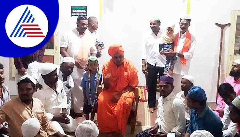 Gavisiddeshwara Swamiji visited Mosque in Koppal gow