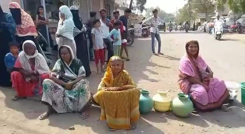 Women Held Protest For Drinking Water in Vijayapura grg