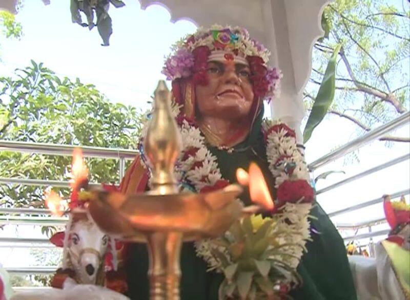 Son Build Temple For His Mother Remember at Tikota in Vijayapura grg