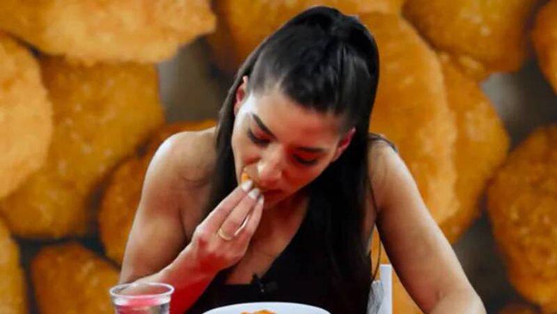 Woman Ate Most Chicken Nuggets In One Minute To Set World Record