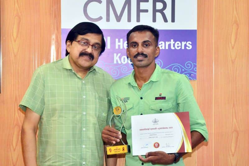 dinil prasad fish farmer who won Thozhil Sreshta award success story