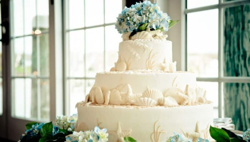 youth make wedding cake with marijuana for sisters marriage in Chile