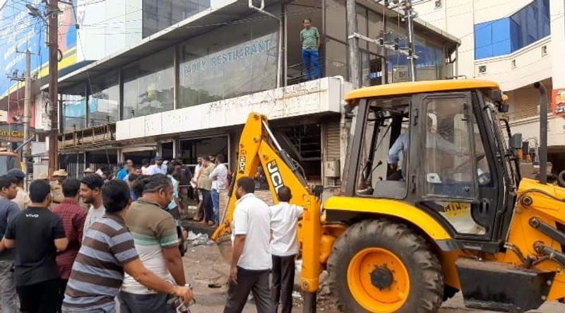 Udupi City Council Demolishes Building owned by SDPI District President hls 