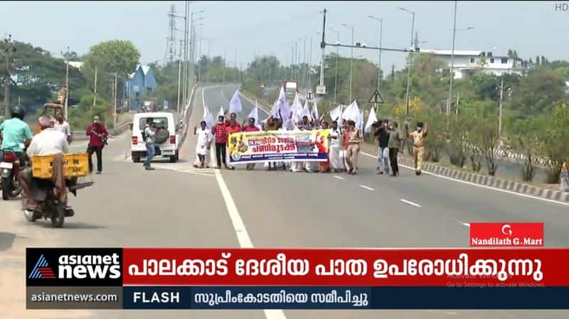 Protesters block Palakkad National Highway