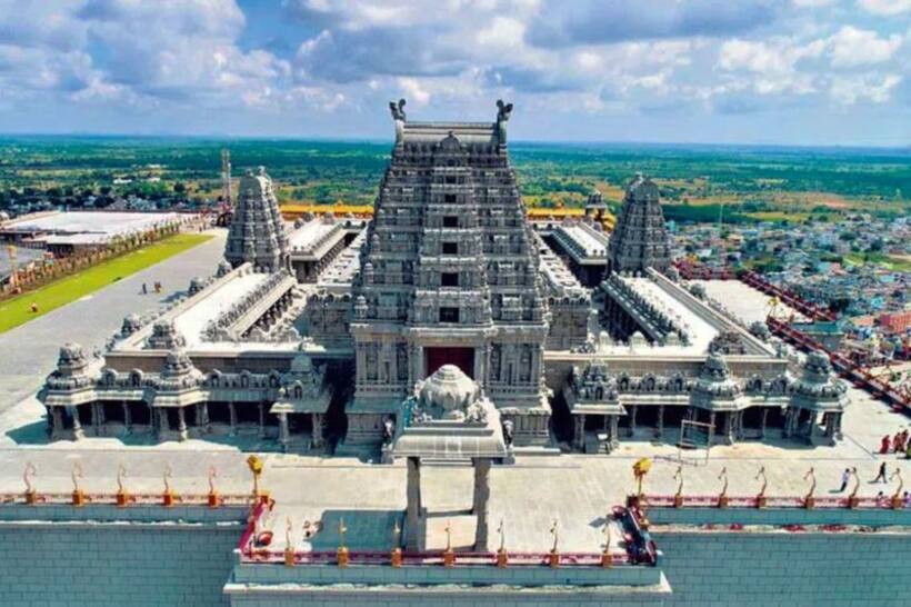 యాదగిరి గుట్ట : పార్కింగ్ పేరుతో నిలువు దోపిడి... గంటకు రూ.500, సమయం దాటితే