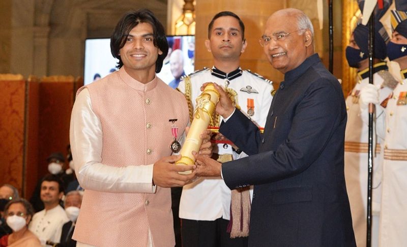 Tokyo Olympic Gold medalist  Neeraj Chopra receive Padma Shri award from President Ram Nath Kovind delhi ckm