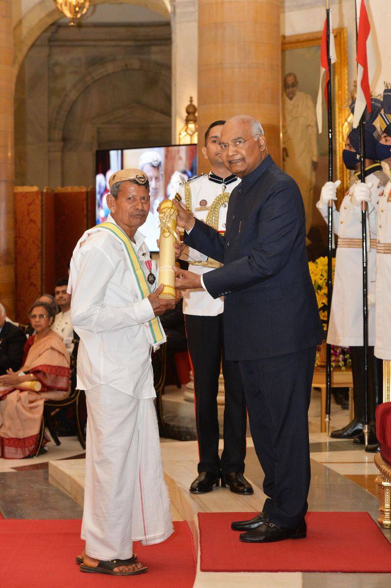 Nadakattin HR Keshvamurthy Receive Padma Shri Award from President Ram Nath Kovind grg