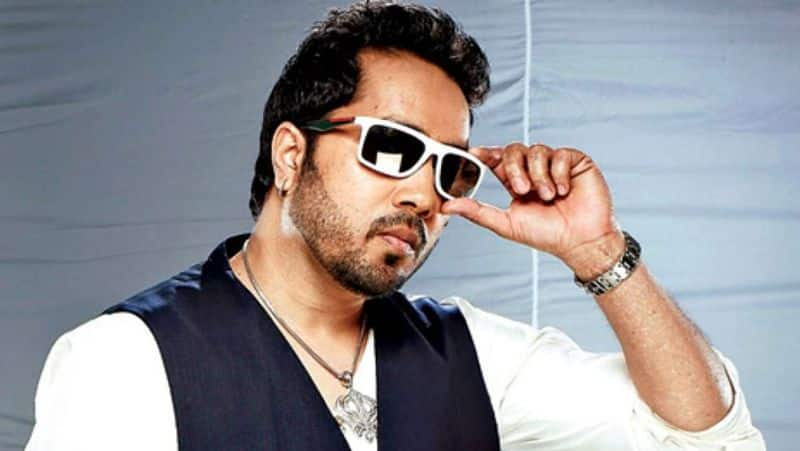 Singer Mika Singh gifts childhood friend a Mercedes Benz prn