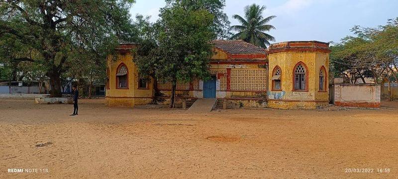 Koppal old Students campaign for Save 100 Year Old School  rbj