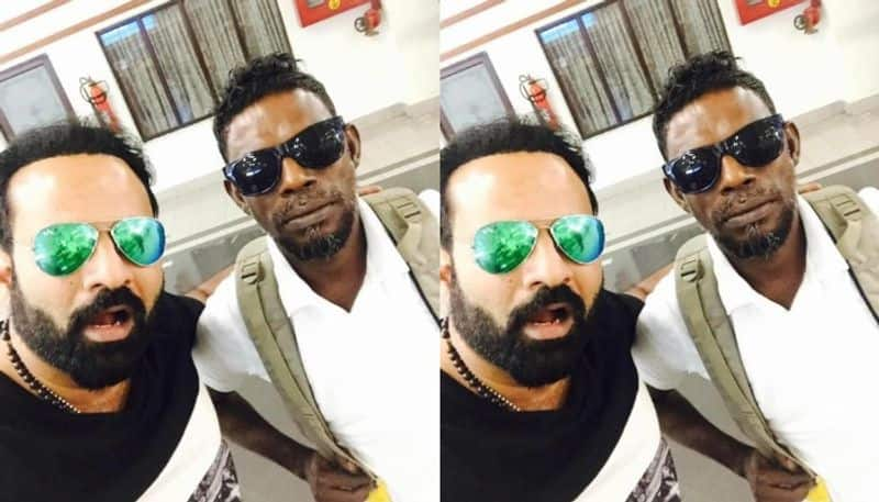 tiny tom share photo with vinayakan