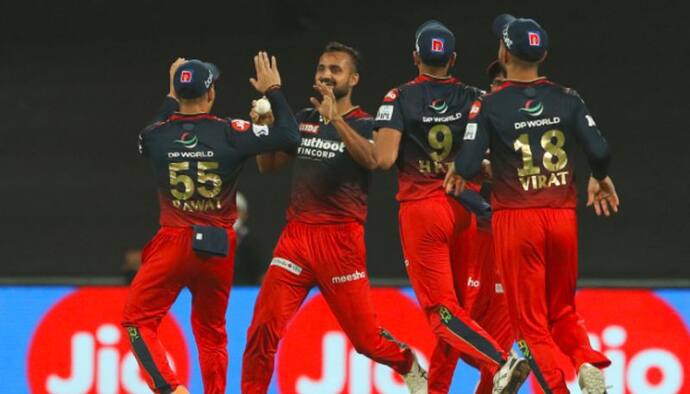 IPL 2022 RCB vs KKR: हसरंगा-आकाशदीप के जाल में उलझी केकेआर, साधारण स्कोर पर हुई ढेर 