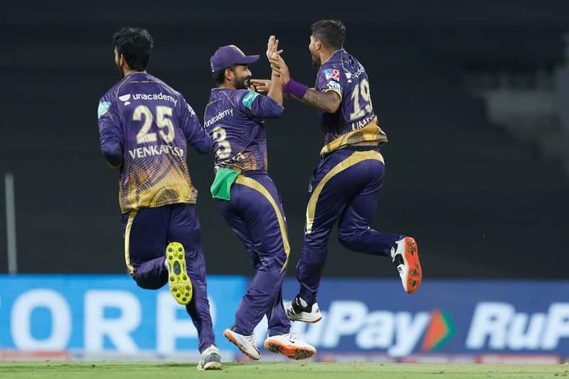 IPL 2022: Royal Challengers Bangalore loss 3 early wickets in power play against Kolkata Knight Riders