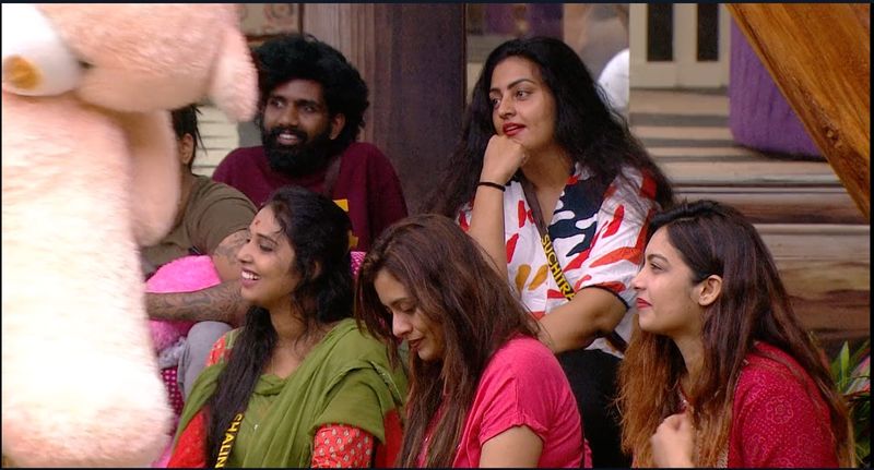 suchitra says about janaki in bigg boss