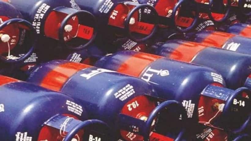 Commercial LPG cylinder price slashed, Know rates in your city 