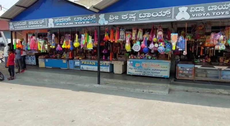 Notice to Muslim Trader from Belur Chennakeshava Temple in Hassan grg