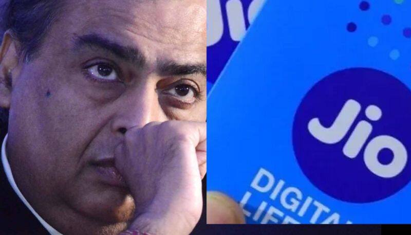 mukesh ambani ;Reliance Retail RJIO : Mukesh Ambani readies for mega IPOs of Reliance Retail, RJIO