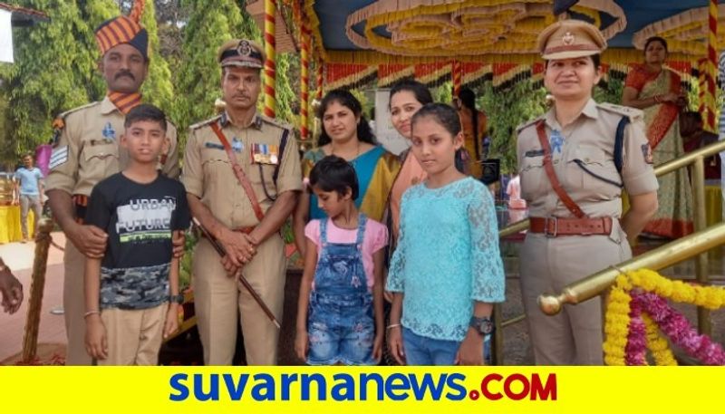 Davangere tolahunse village police constable vijayakumar wins CM Medal