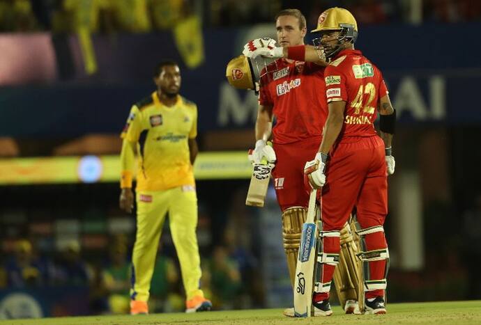 IPL 2022 CSK vs PBKS: पंजाब किंग्स ने पावरप्ले में ठोक दिए रिकॉर्ड रन, चेन्नई के गेंदबाजों की निकाली हवा 