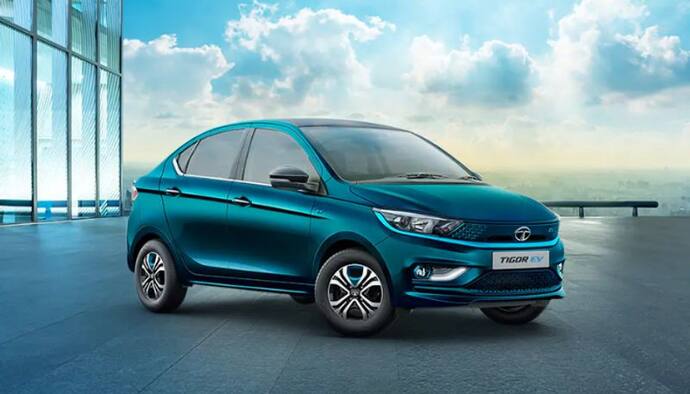 Tata Motors ने बनाया रिकॉर्ड, महज एक दिन में बेच डाले 700 EV , इन दो गाड़ियों की बिक्री ने मचाई धूम 