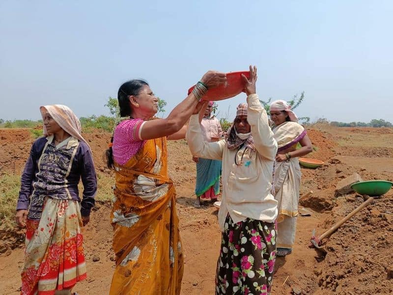 Retired Teacher M Veeramma Work in NAREGA in Koppal grg