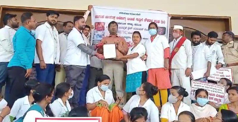 Bagalkot District More then 170 Nurse Released from Work Who service corona warriors