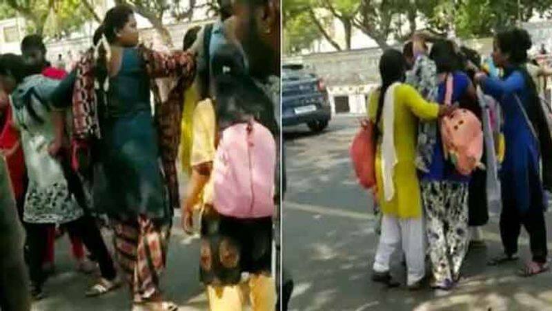 College Girls Student Fight at  Road in Chennai