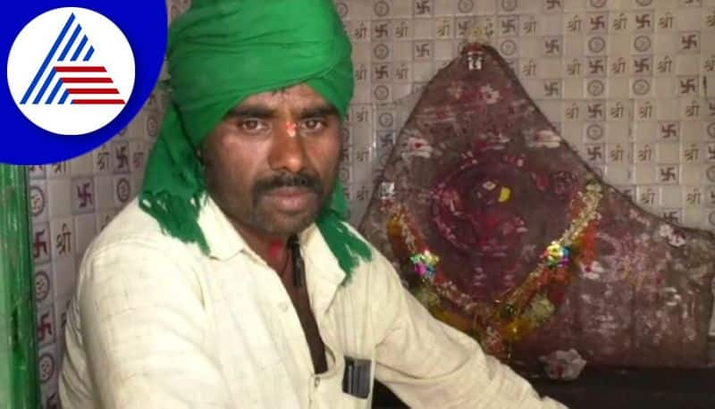 Muslim Man Azim Saab From Koppal Is Worshiping Hanuman Daily gvd