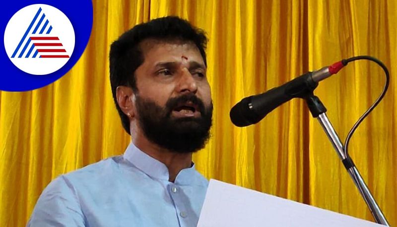 CT Ravi slams Congress leader Ugrappa in Chikkamagaluru gow